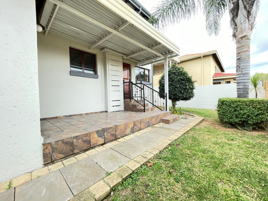 3 Bedroom Property for Sale in Rooihuiskraal North Gauteng