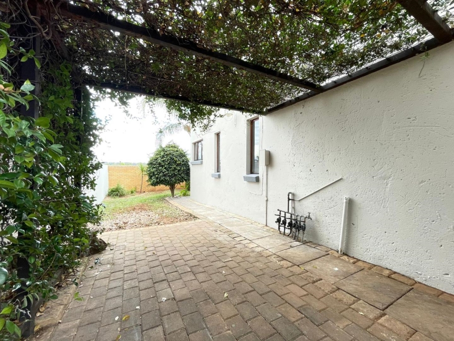 3 Bedroom Property for Sale in Rooihuiskraal North Gauteng
