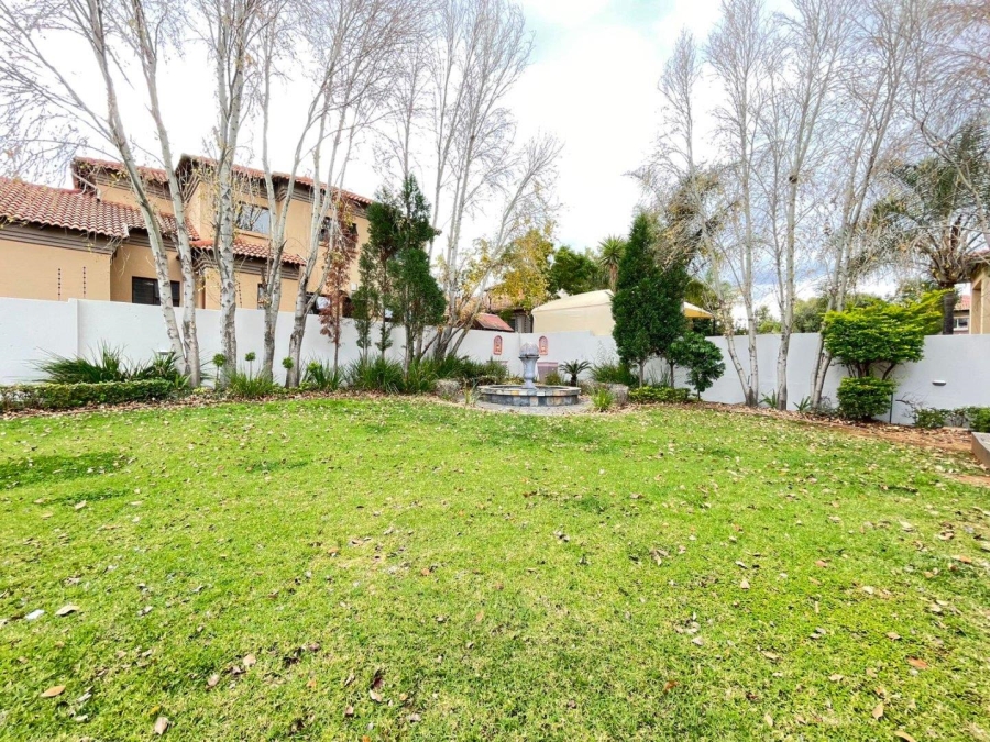 3 Bedroom Property for Sale in Rooihuiskraal North Gauteng