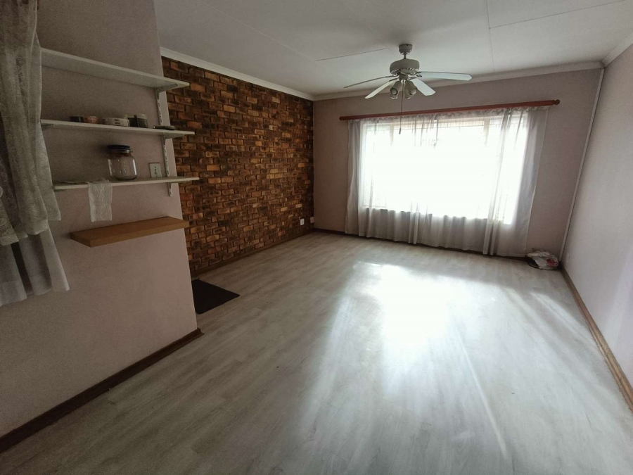 2 Bedroom Property for Sale in Wierdapark Gauteng
