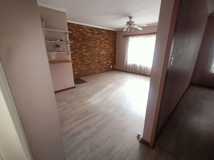 2 Bedroom Property for Sale in Wierdapark Gauteng
