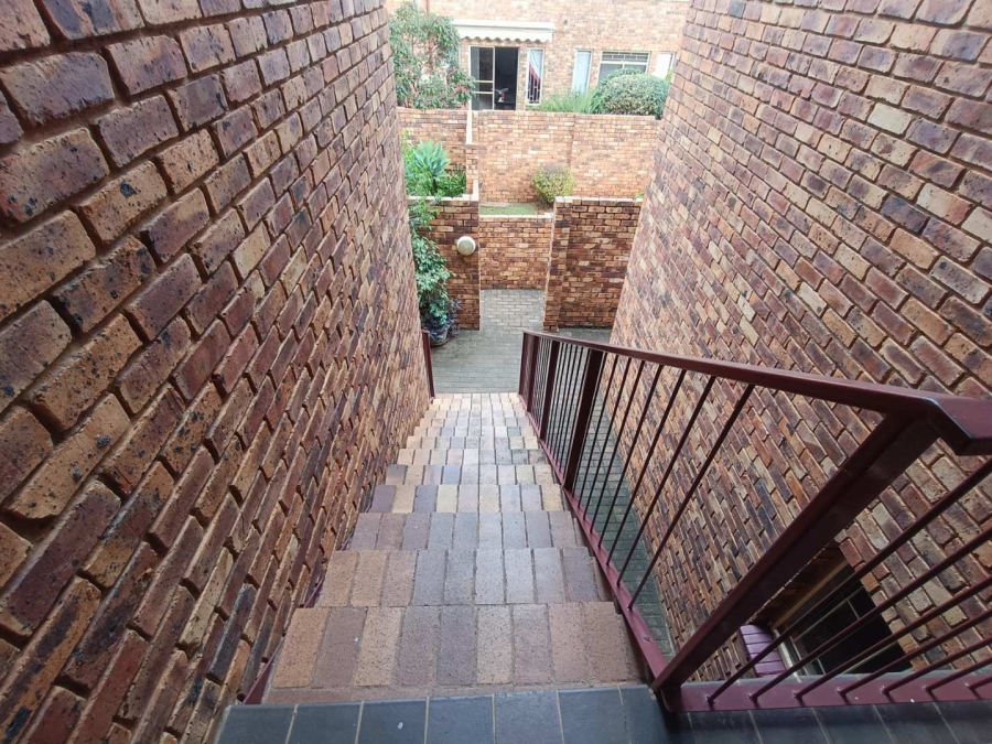 2 Bedroom Property for Sale in Wierdapark Gauteng