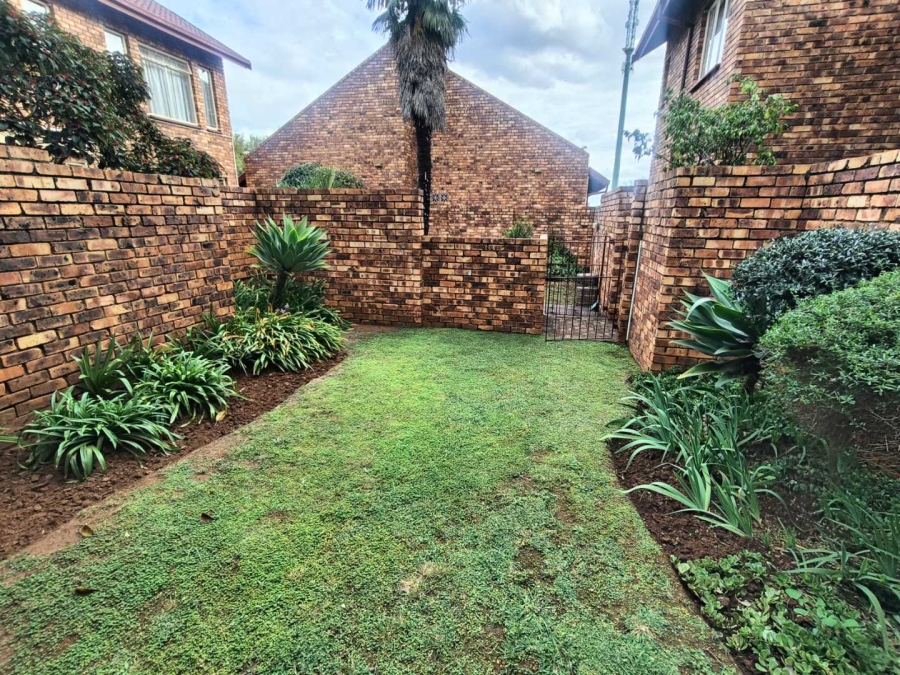 2 Bedroom Property for Sale in Wierdapark Gauteng