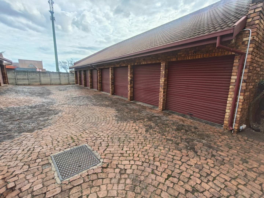 2 Bedroom Property for Sale in Wierdapark Gauteng