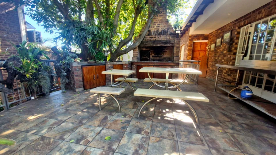 5 Bedroom Property for Sale in Rietondale Gauteng