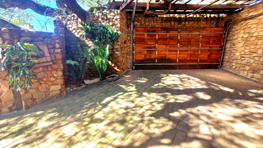 5 Bedroom Property for Sale in Rietondale Gauteng