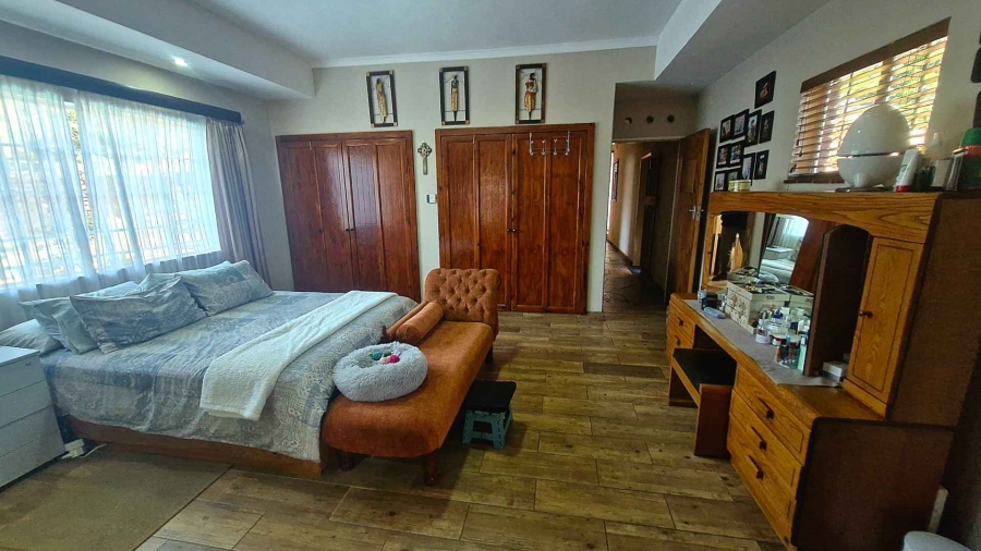 5 Bedroom Property for Sale in Rietondale Gauteng