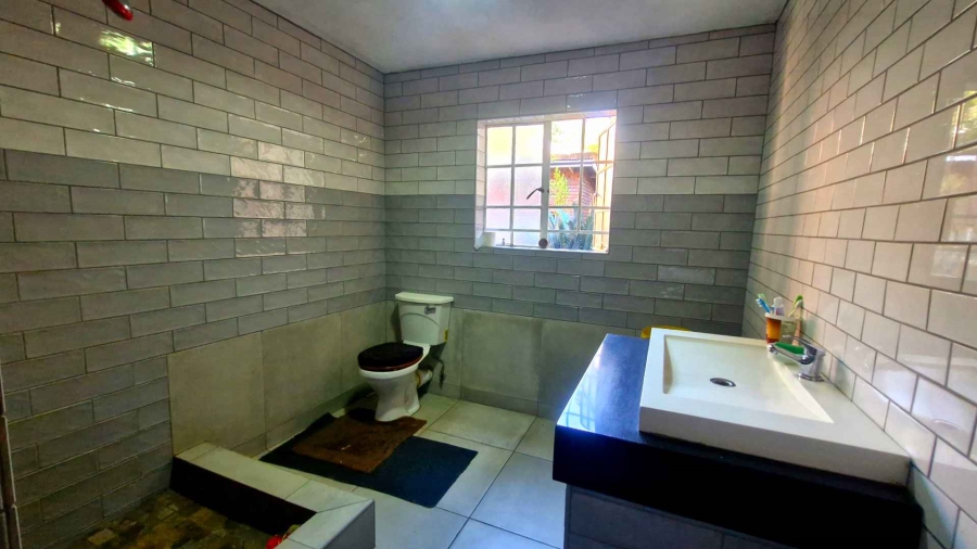5 Bedroom Property for Sale in Rietondale Gauteng