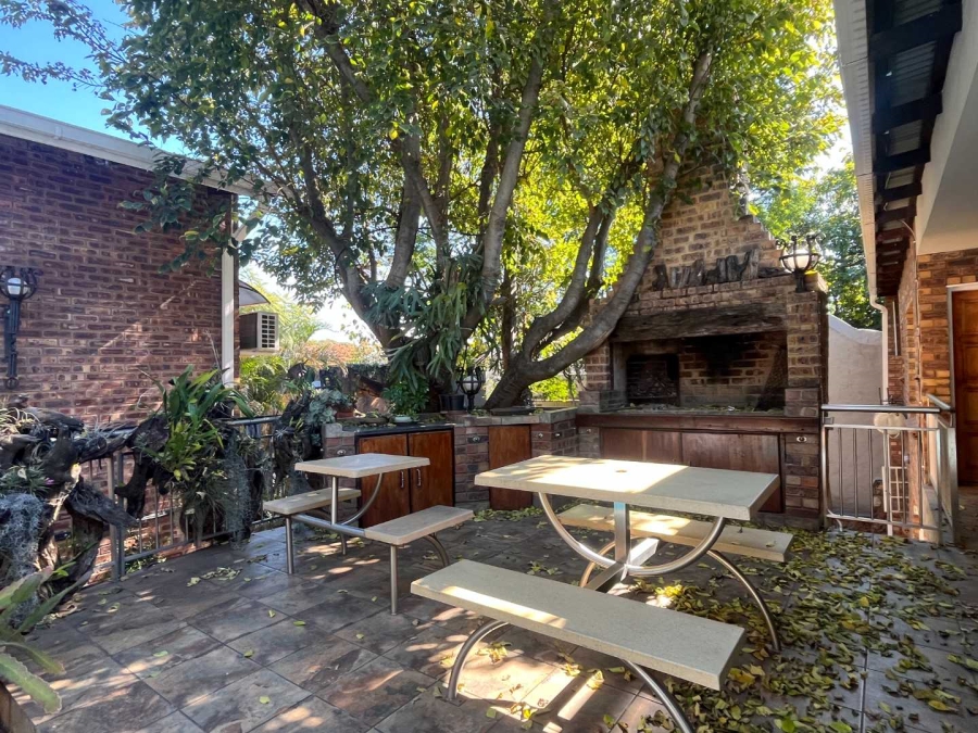 5 Bedroom Property for Sale in Rietondale Gauteng