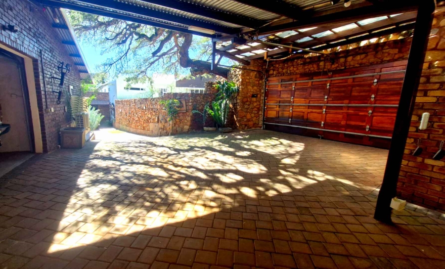 5 Bedroom Property for Sale in Rietondale Gauteng