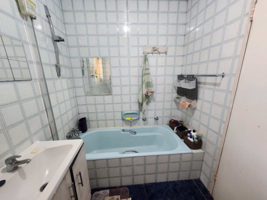 4 Bedroom Property for Sale in Randhart Gauteng
