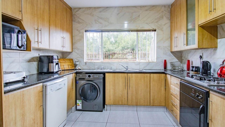 3 Bedroom Property for Sale in Brackenhurst Gauteng