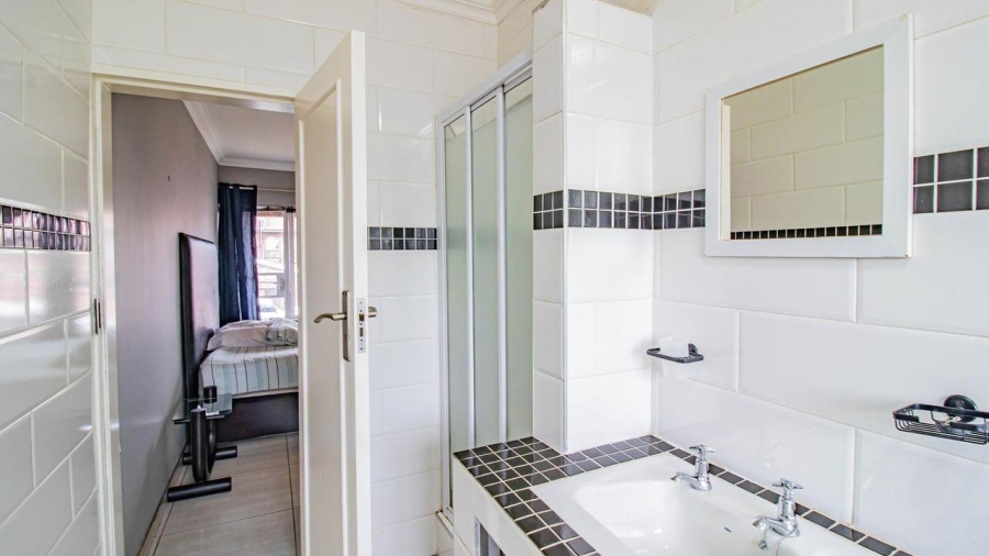 3 Bedroom Property for Sale in Brackenhurst Gauteng