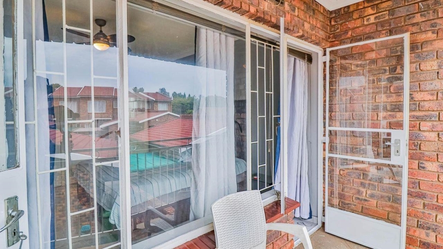 3 Bedroom Property for Sale in Brackenhurst Gauteng