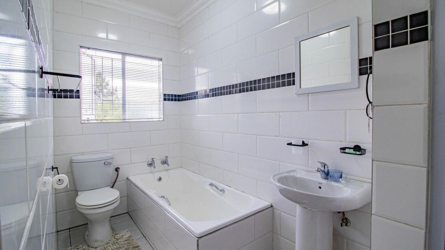 3 Bedroom Property for Sale in Brackenhurst Gauteng