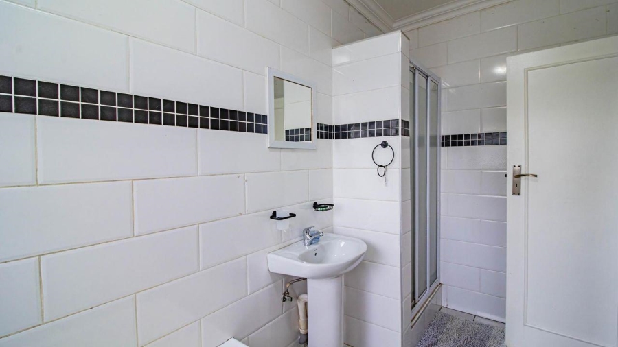 3 Bedroom Property for Sale in Brackenhurst Gauteng