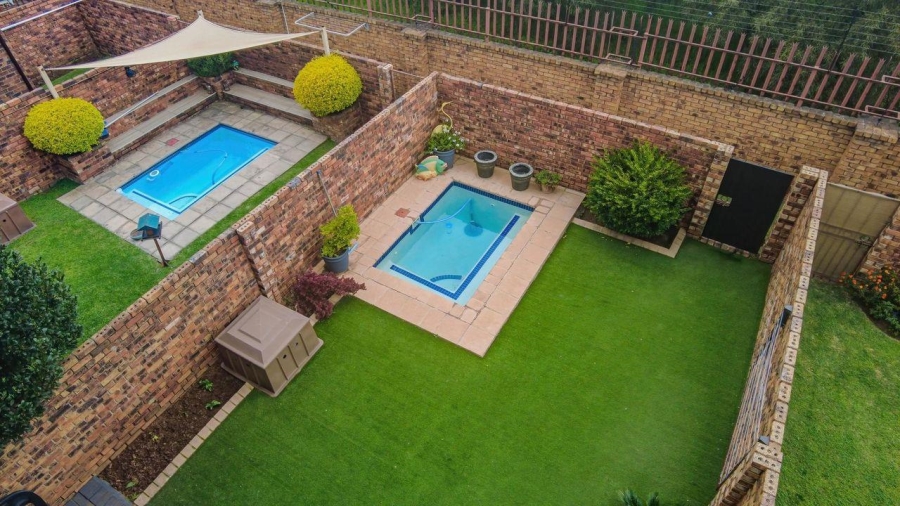3 Bedroom Property for Sale in Brackenhurst Gauteng