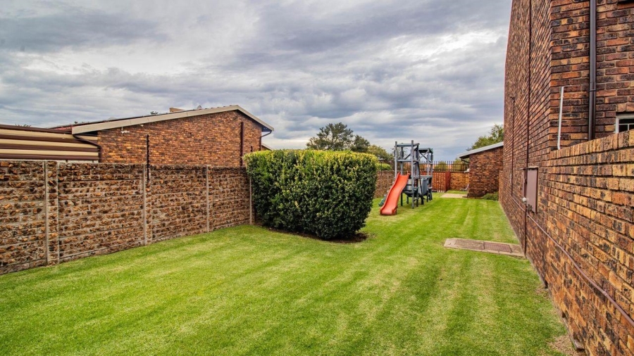 3 Bedroom Property for Sale in Brackenhurst Gauteng