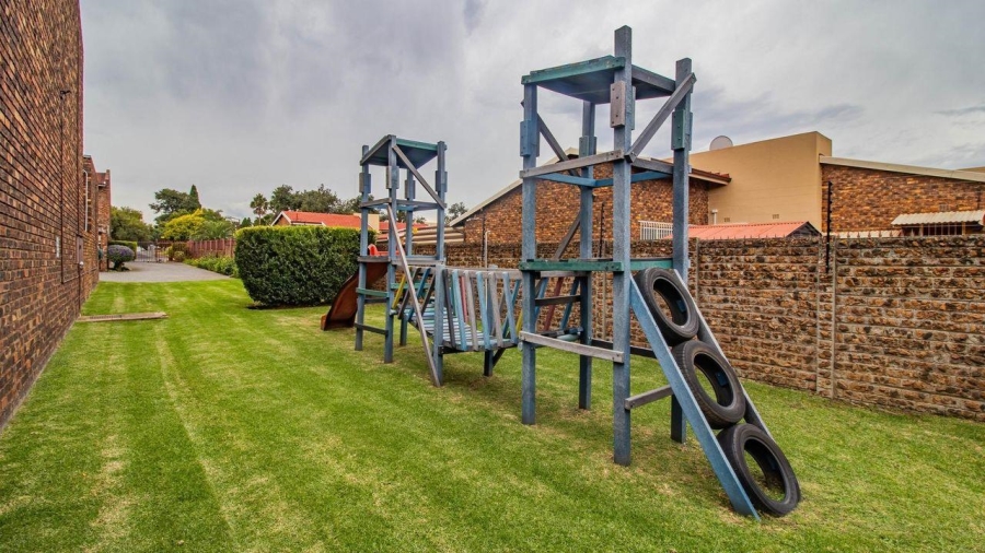 3 Bedroom Property for Sale in Brackenhurst Gauteng
