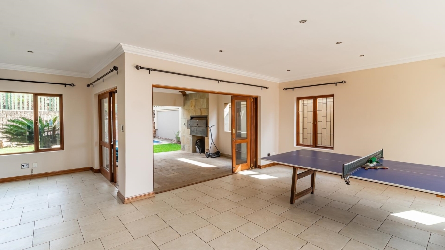 4 Bedroom Property for Sale in Aspen Hills Gauteng