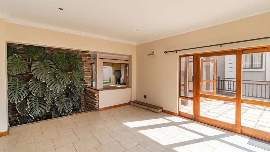 4 Bedroom Property for Sale in Aspen Hills Gauteng