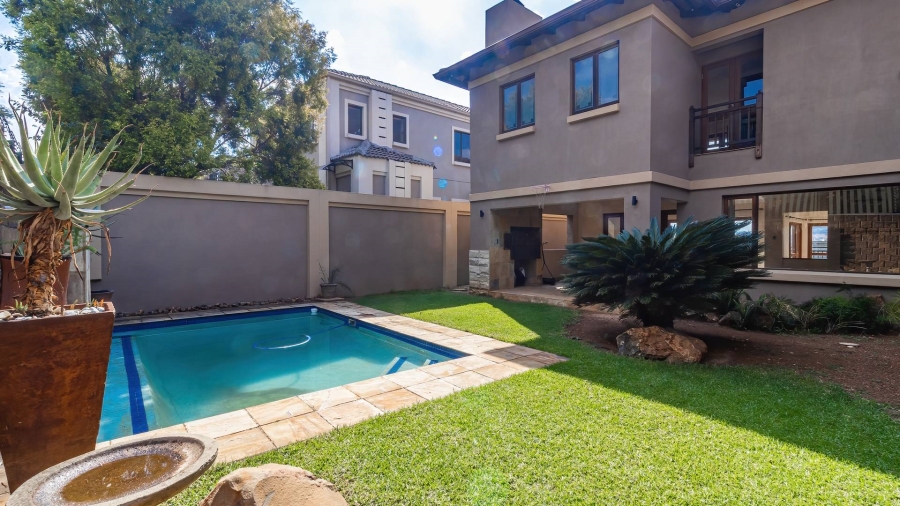 4 Bedroom Property for Sale in Aspen Hills Gauteng