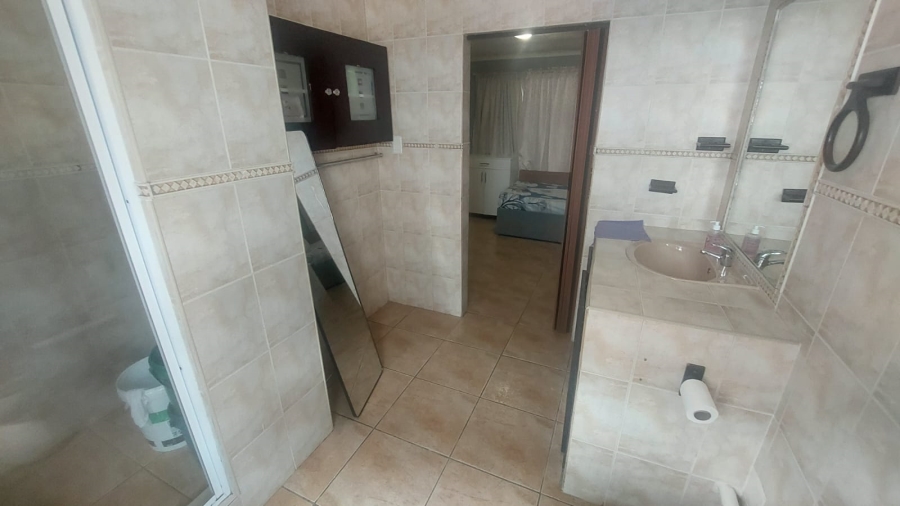 2 Bedroom Property for Sale in Tulisa Park Gauteng