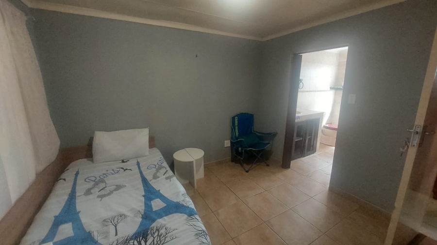 2 Bedroom Property for Sale in Tulisa Park Gauteng