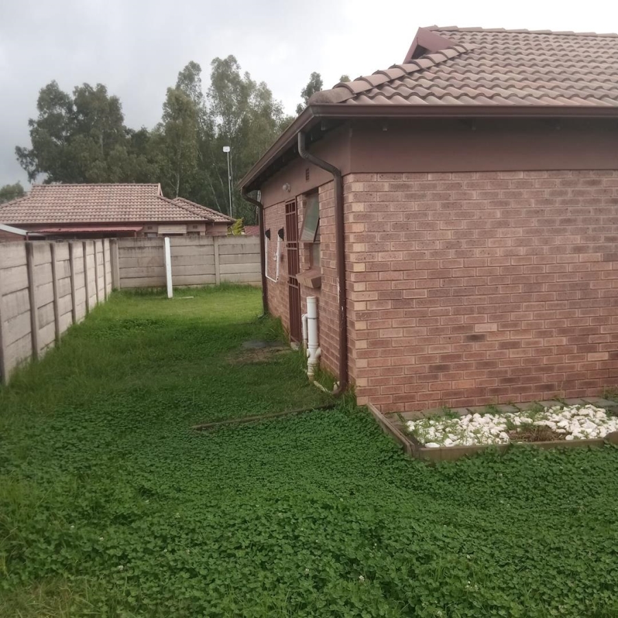 3 Bedroom Property for Sale in Clayville Gauteng