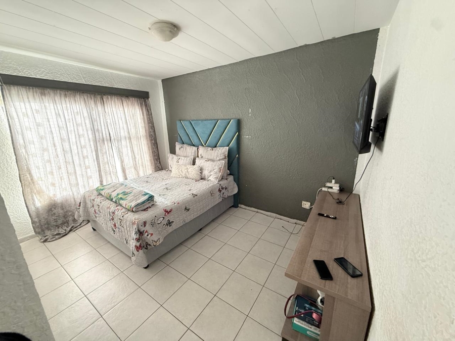 2 Bedroom Property for Sale in Birchleigh Gauteng