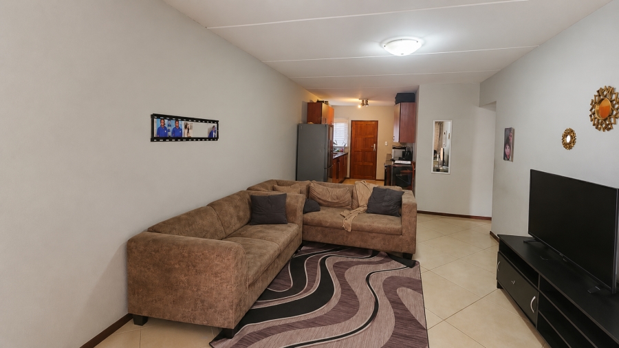 2 Bedroom Property for Sale in Little Falls Gauteng
