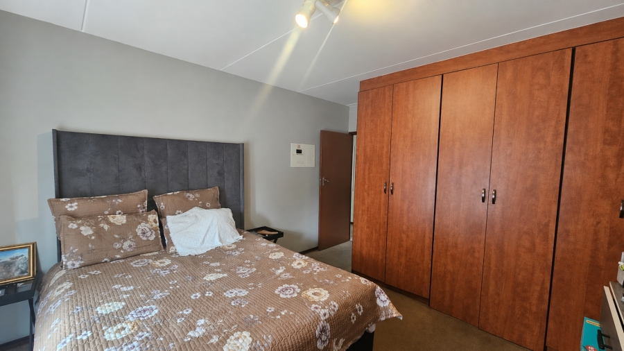 2 Bedroom Property for Sale in Little Falls Gauteng