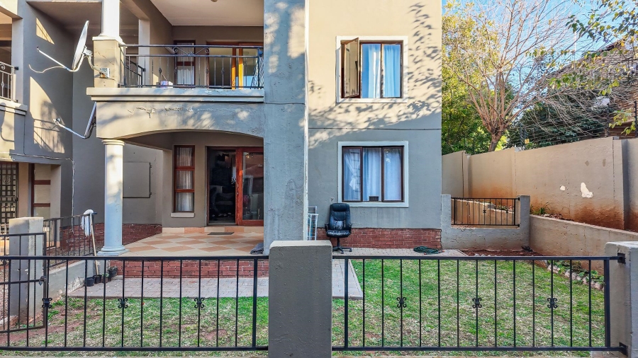 2 Bedroom Property for Sale in Little Falls Gauteng