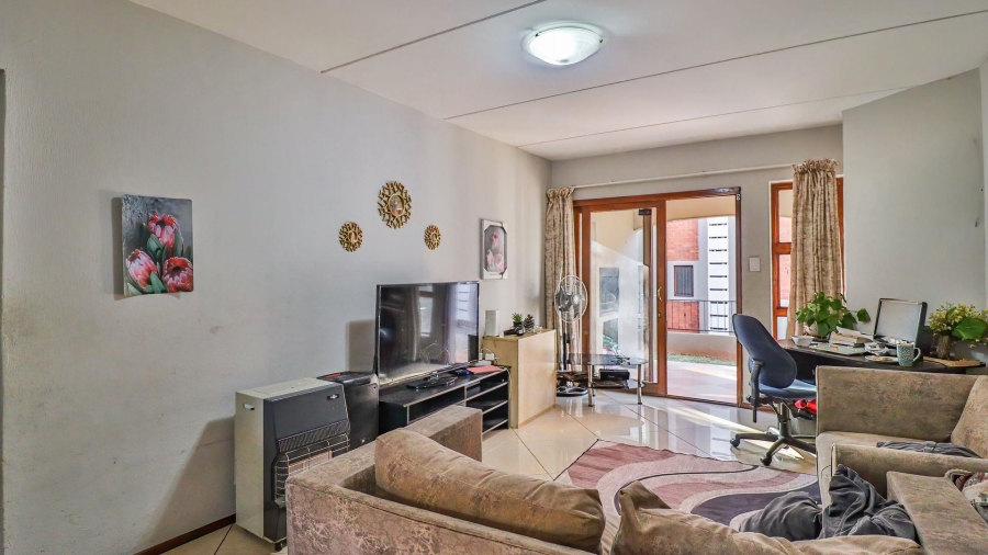 2 Bedroom Property for Sale in Little Falls Gauteng