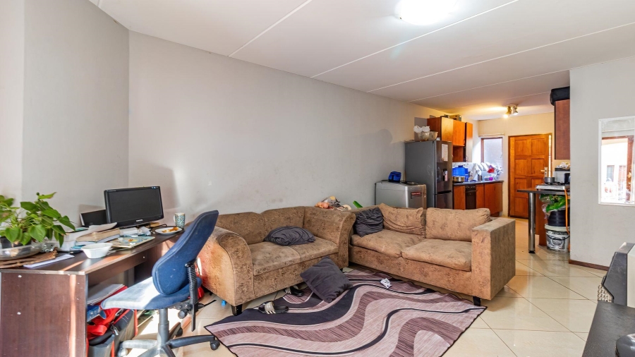 2 Bedroom Property for Sale in Little Falls Gauteng