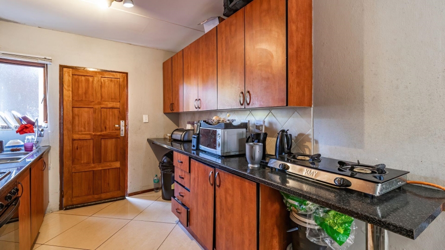 2 Bedroom Property for Sale in Little Falls Gauteng