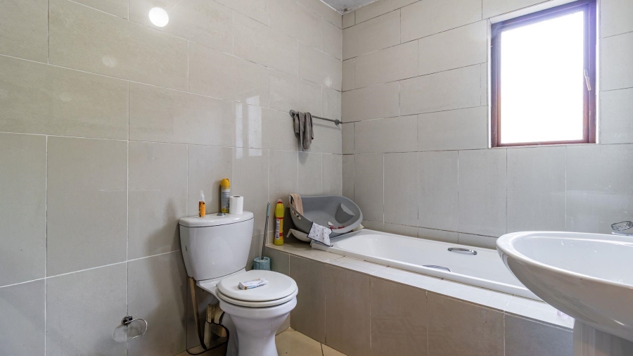 2 Bedroom Property for Sale in Little Falls Gauteng