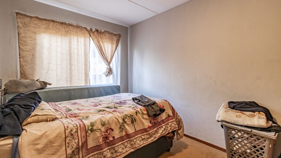 2 Bedroom Property for Sale in Little Falls Gauteng