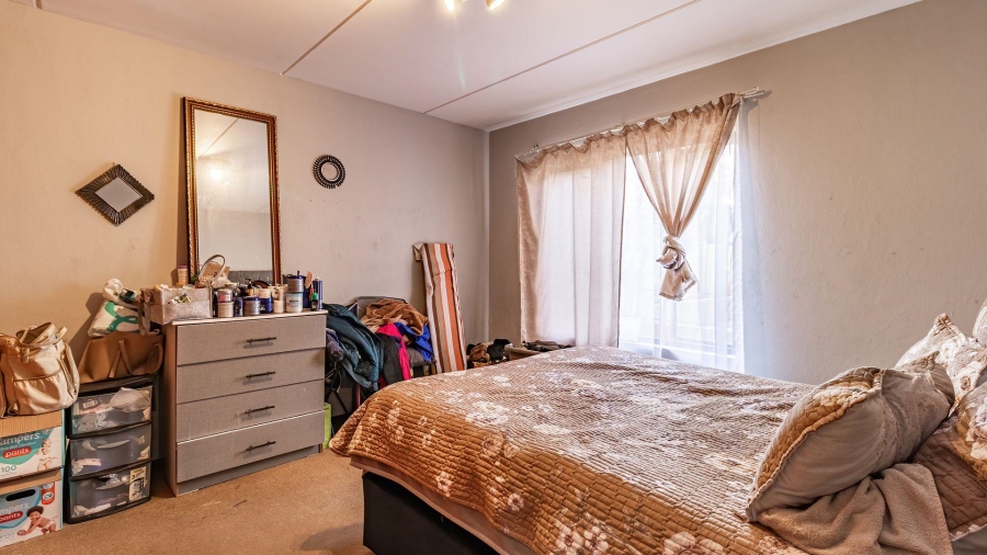 2 Bedroom Property for Sale in Little Falls Gauteng