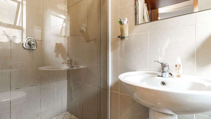 2 Bedroom Property for Sale in Little Falls Gauteng
