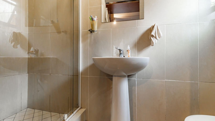 2 Bedroom Property for Sale in Little Falls Gauteng