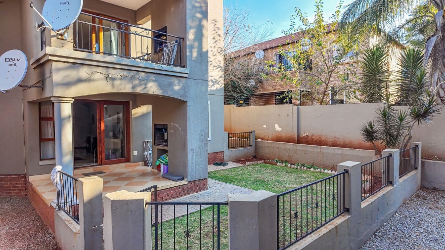 2 Bedroom Property for Sale in Little Falls Gauteng