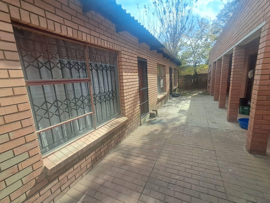 3 Bedroom Property for Sale in Clayville Gauteng