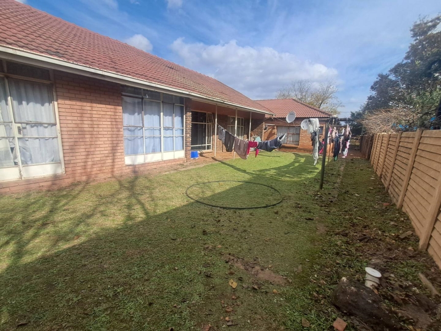 3 Bedroom Property for Sale in Clayville Gauteng