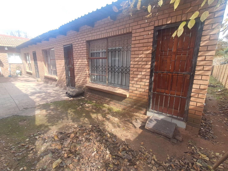 3 Bedroom Property for Sale in Clayville Gauteng