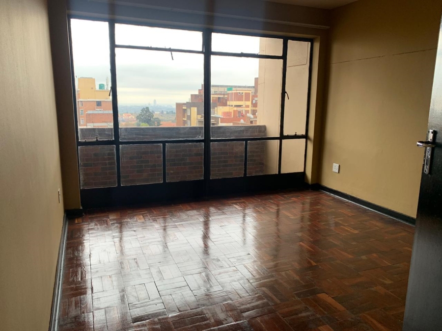 To Let 2 Bedroom Property for Rent in Hillbrow Gauteng