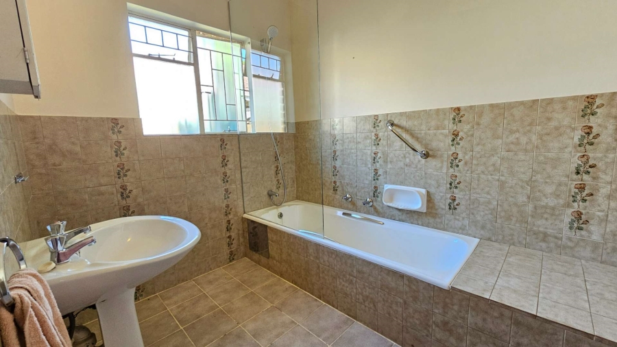 4 Bedroom Property for Sale in Pretoria North Gauteng