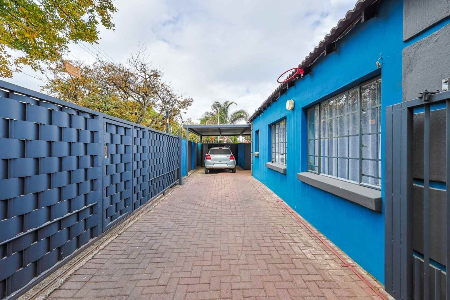 5 Bedroom Property for Sale in Rietfontein Gauteng