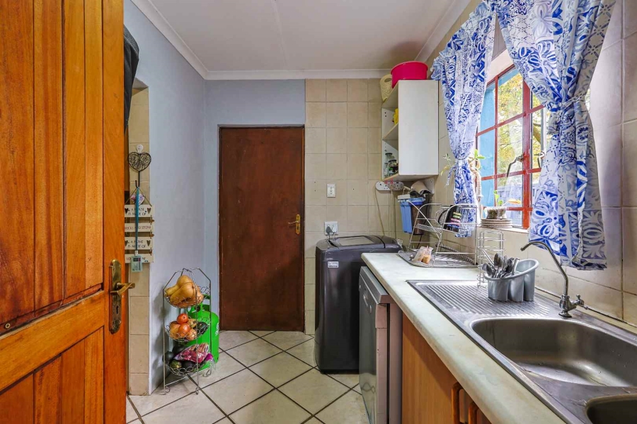 5 Bedroom Property for Sale in Rietfontein Gauteng