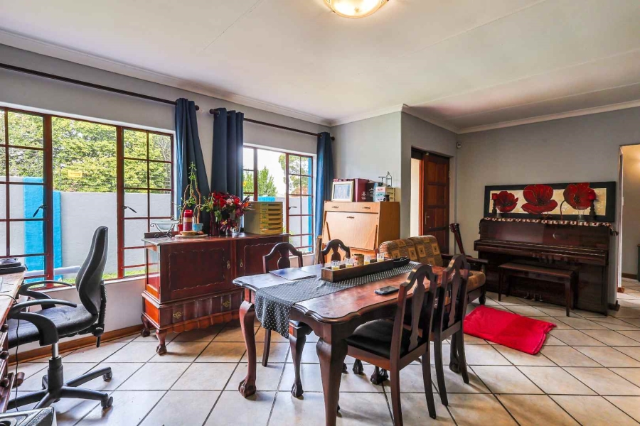 5 Bedroom Property for Sale in Rietfontein Gauteng
